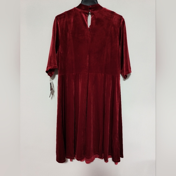 New Red Faux Velvet Dress / Size 1X - Picture 2 of 10